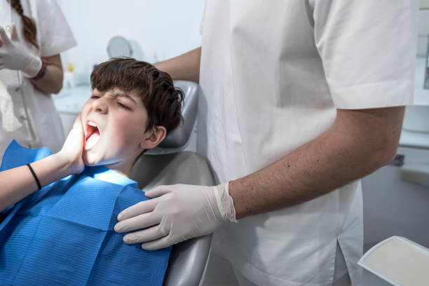 Best Emergency Tooth Extraction in Charlotte, MI